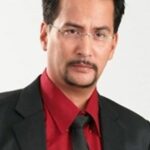 โอลิเวอร์ เบเวอร์ (Oliver Bever)