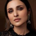 ปาริณีตี โชปรา (Parineeti Chopra)