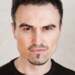 พอล อาโมส (Paul Amos)