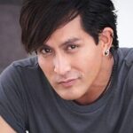 พีท ทองเจือ (Pete Thongchua)