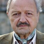 ปีเตอร์ โบว์ลส์ (Peter Bowles)