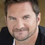 ปีเตอร์ ไมเคิล ดิลลอน (Peter Michael Dillon)