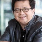 ปรัชญา ปิ่นแก้ว (Prachya Pinkaew)