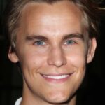 ไรส์ เวคฟิลด์ (Rhys Wakefield)