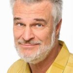 ริชาร์ด มอลล์ (Richard Moll)