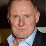 โรเบิร์ต เกลนิสเตอร์ (Robert Glenister)