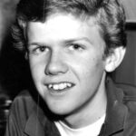 โรเบิร์ต แม็คนอตัน (Robert MacNaughton)