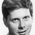 โรเบิร์ต มอร์ส (Robert Morse)