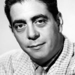 โรเบิร์ต สเตราส์ (Robert Strauss)