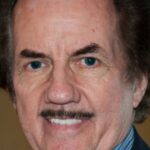 โรเบิร์ต วอลล์ (Robert Wall)