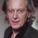 โรนัลด์ กัตต์แมน (Ronald Guttman)