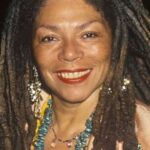 โรซาลินด์ แคช (Rosalind Cash)