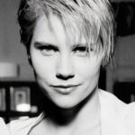 แซมมี่ เดวิส (Sammi Davis)