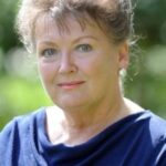 ซาร่า บาเดล (Sarah Badel)