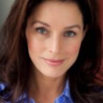 ซาร่าห์ ดีกินส์ (Sarah Deakins)