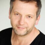 สก็อตต์ วิลส์ (Scott Wills)