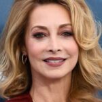 ชารอน ลอว์เรนซ์ (Sharon Lawrence)