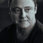 ไซมอน เมเดน (Simon Maiden)