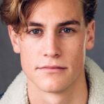 ไซมอน มีด (Simon Mead)