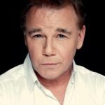 สเปนเซอร์ การ์เร็ตต์ (Spencer Garrett)