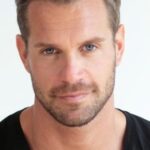 สตีเฟ่น ฮุสซาร์ (Stephen Huszar)