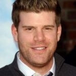 สตีเฟ่น รันนาซซิซี (Stephen Rannazzisi)