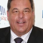 สตีฟ ชิริปา (Steve Schirripa)