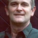 สจ๊วร์ต เดเวนี (Stuart Devenie)