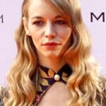 สเวตลานา อุสติโนวา (Svetlana Ustinova)