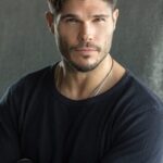 เทย์เลอร์ เจมส์ (Taylor James)