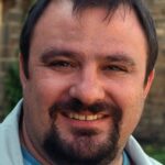 วิกเตอร์ แม็คไกวร์ (Victor McGuire)