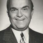 วิกเตอร์ มัวร์ (Victor Moore)