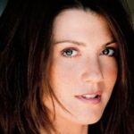 โซอี้ แมคเลลแลน (Zoe McLellan)