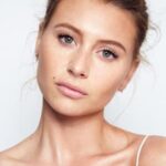 อาลี มิชาลกา (Aly Michalka)