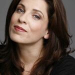 เอพริล สจ๊วร์ต (April Stewart)