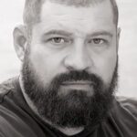 แบรด วิลเลียม เฮนเก้ (Brad William Henke)