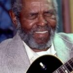 บราวนี่ แม็กกี (Brownie McGhee)