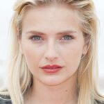 คามิลล์ ราซัต (Camille Razat)