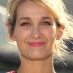 แคโรไลน์ แองเกลด (Caroline Anglade)