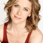 แคโรไลน์ เคฟ (Caroline Cave)