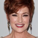 แคโรลีน เฮนเนซี (Carolyn Hennesy)