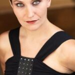 แคร์รี่ นิวเวลล์ (Carrie Newell)