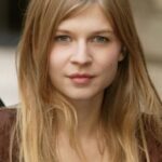 เคลมองซ์ โปเอซี (Clémence Poésy)