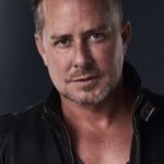 ดีน อาร์มสตรอง (Dean Armstrong)