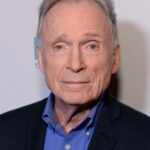 ดิ๊ก คาเวตต์ (Dick Cavett)