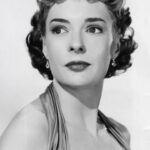 โดเอเวดอน (Doe Avedon)