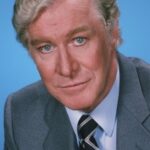 เอ็ดเวิร์ด มัลแฮร์ (Edward Mulhare)
