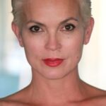 เอลิซาเบธ เกรเซน (Elizabeth Gracen)