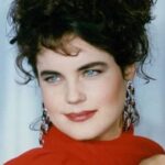 เอลิซาเบธ แม็คโกเวิร์น (Elizabeth McGovern)