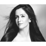 เอชา เทวารี (Esha Tewari)